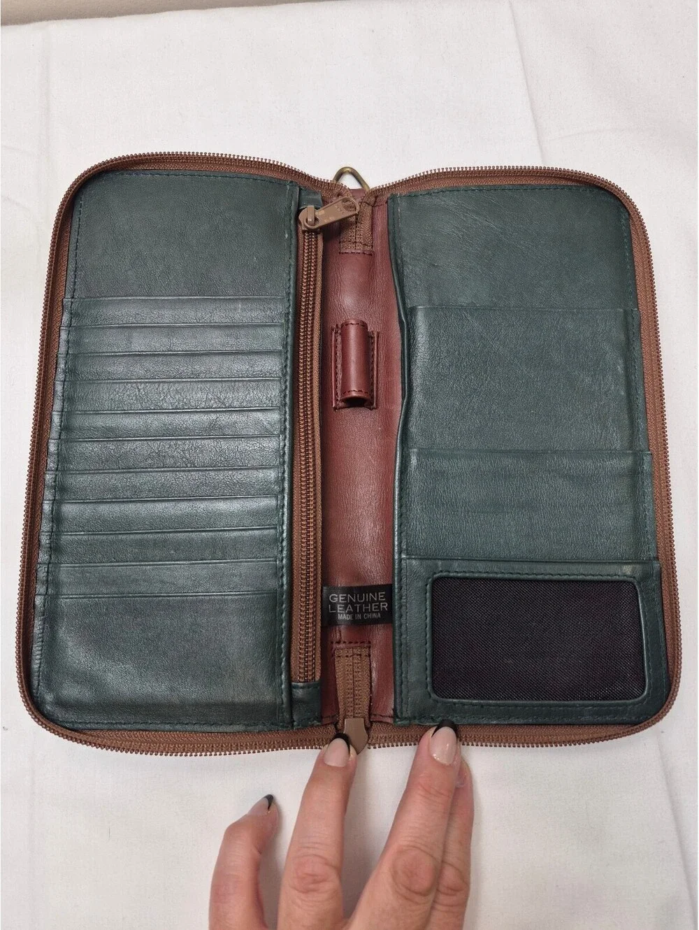 The Orvis Company Genuine Leather Zip-Around Wallet in Green and Brown B464